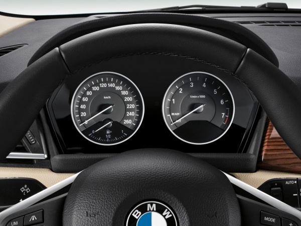 BMW 2 Series Active Tourer фото