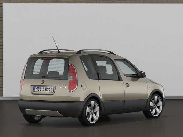 SKODA Roomster Scout фото